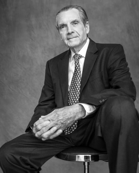business-studio-portrait-Jeanne-and-Jon-Bayless-bw-3748